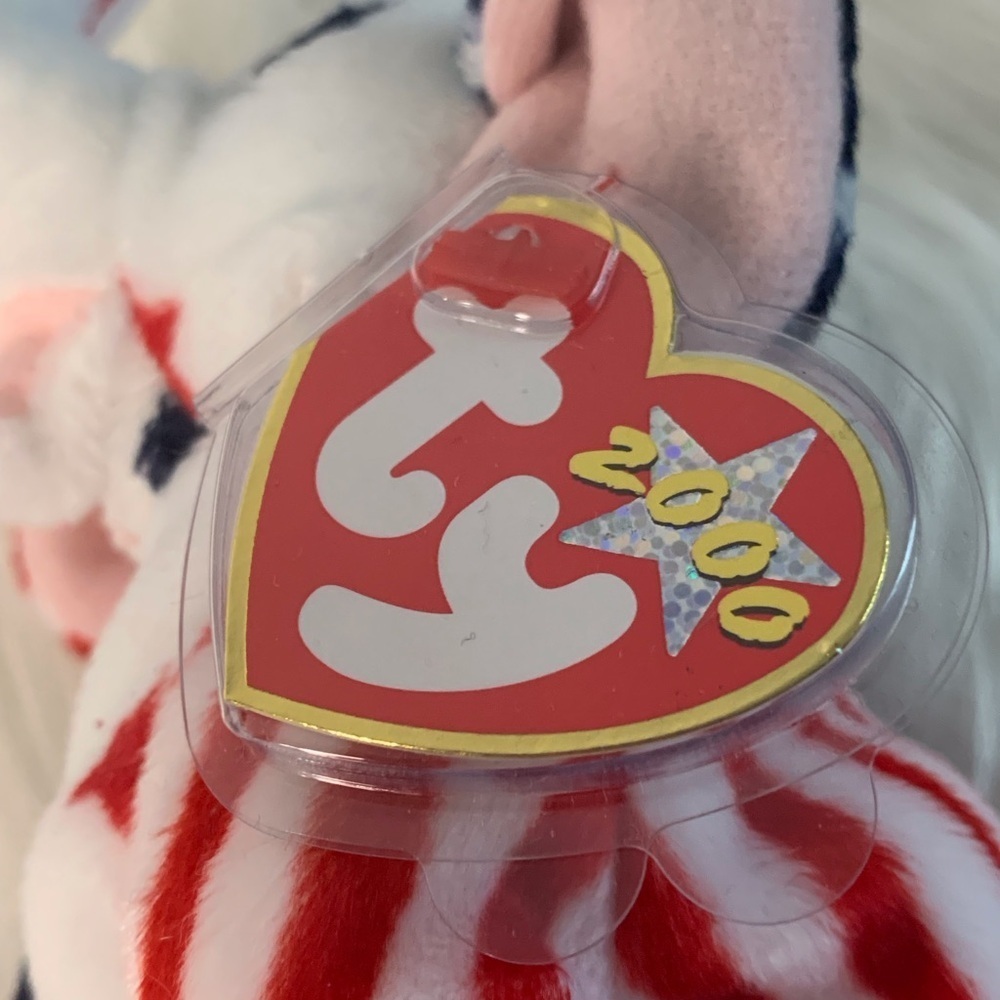 Ty (13) Righty 2000 Red and White Stuffed Animal Plush Toy - Picture 8 of 15